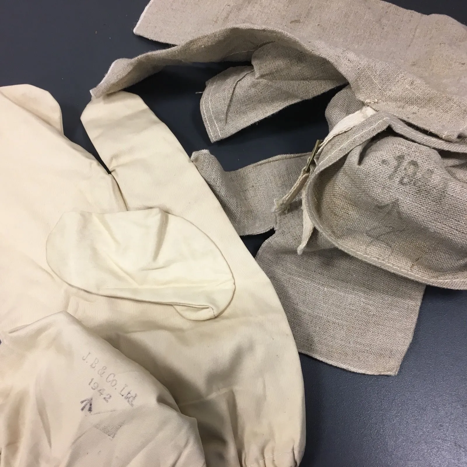 WWII WHITE MILITARY SNOW MITTS